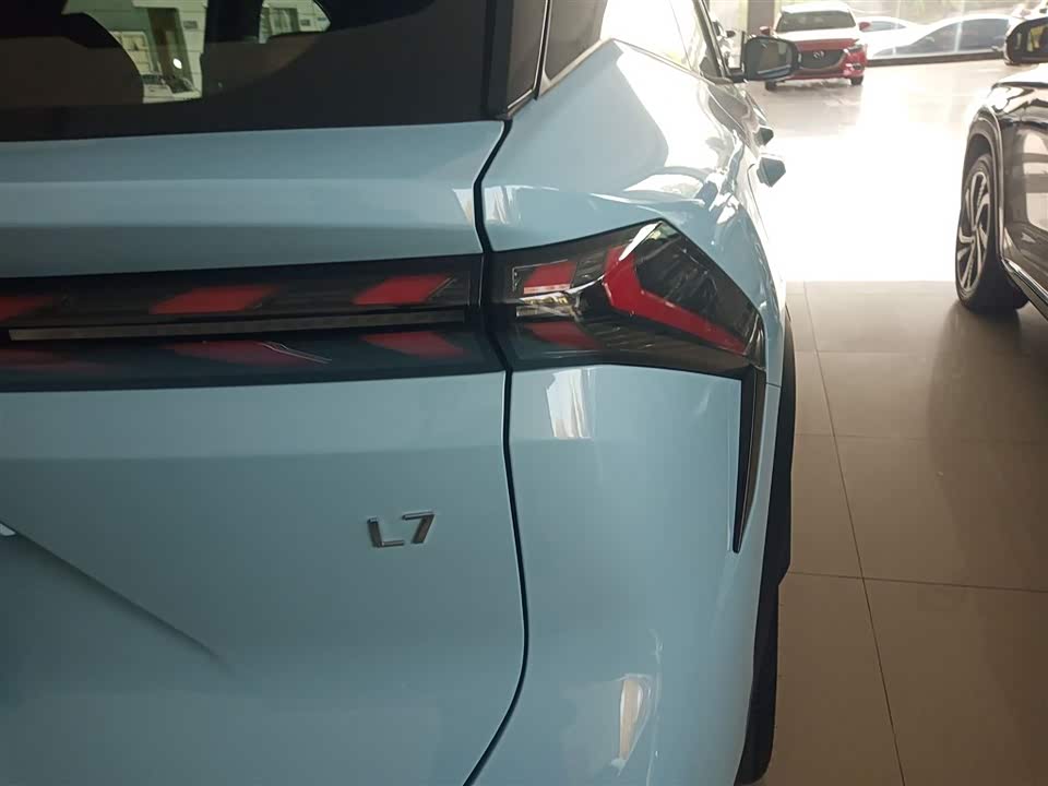 Geely Galaxy Galaxy L7