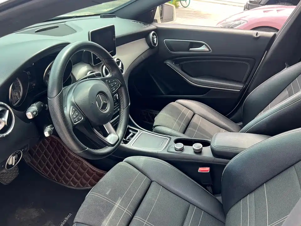 Mercedes-Benz CLA