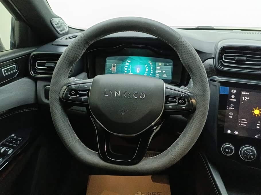 Lynk & Co 03 Lynk & Co 03