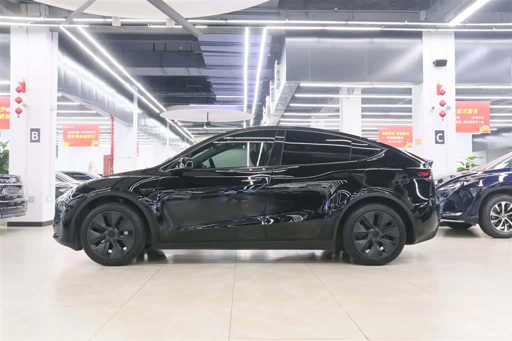 Tesla Model Y, 2024 3