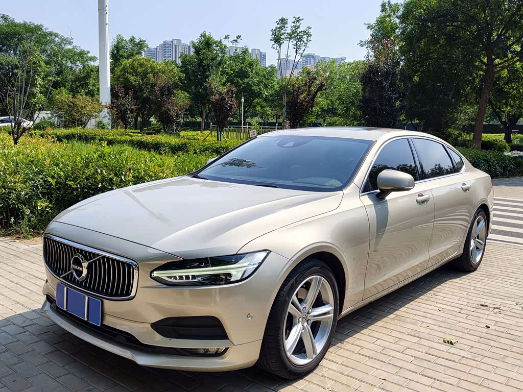 Volvo S90