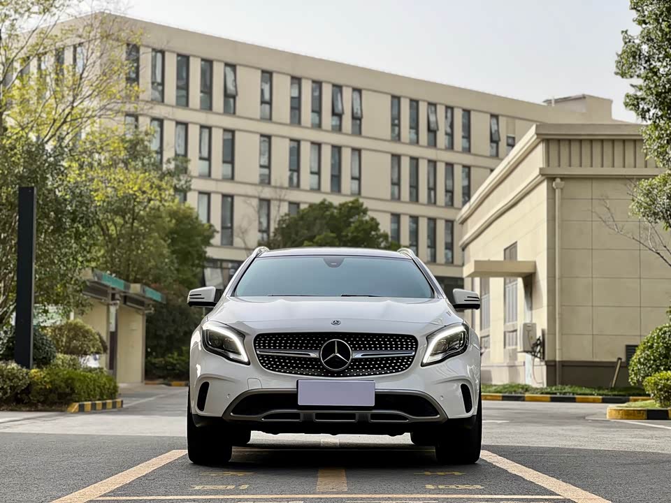 Mercedes-Benz GLA