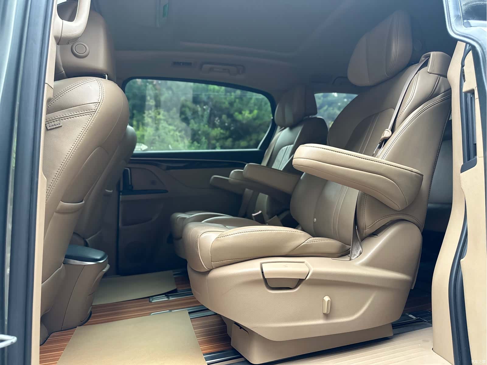 Buick GL8, 2019 9