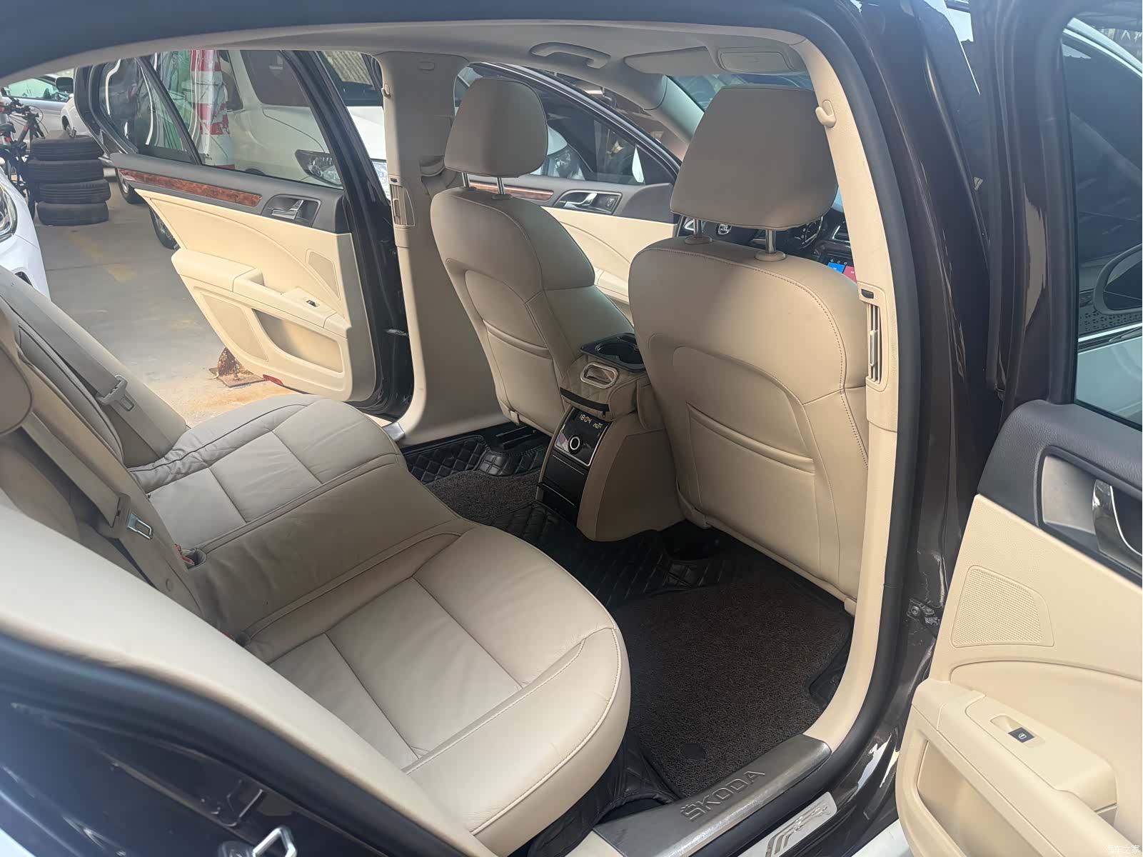 Skoda Superb, 2014 7