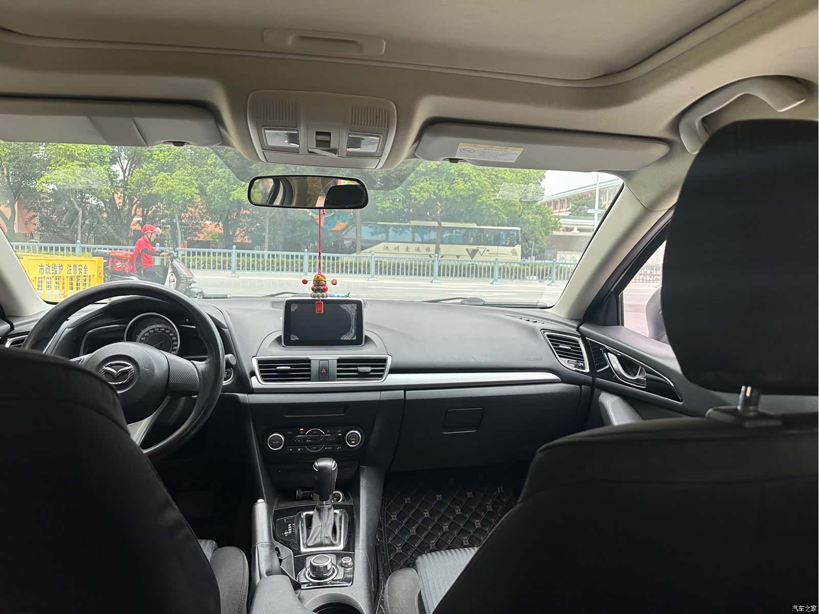 Mazda Mazda3, 2017 14