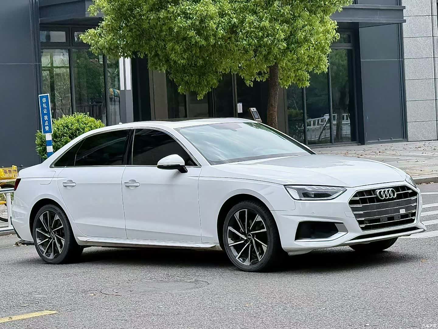 Audi A4L, 2023 3