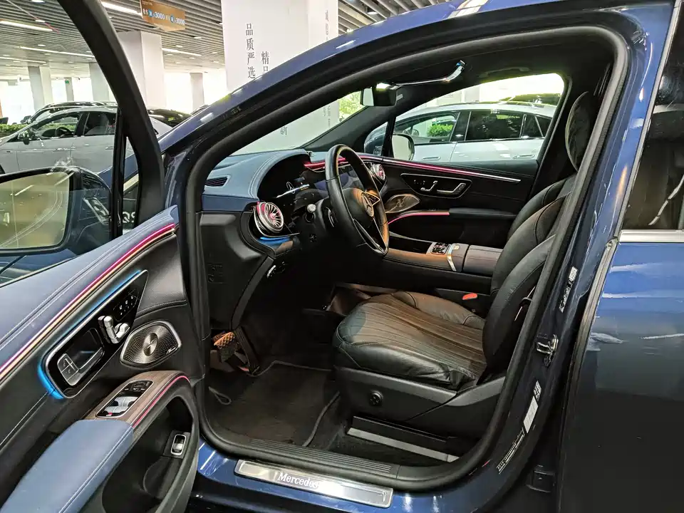 Mercedes-Benz EQS SUV