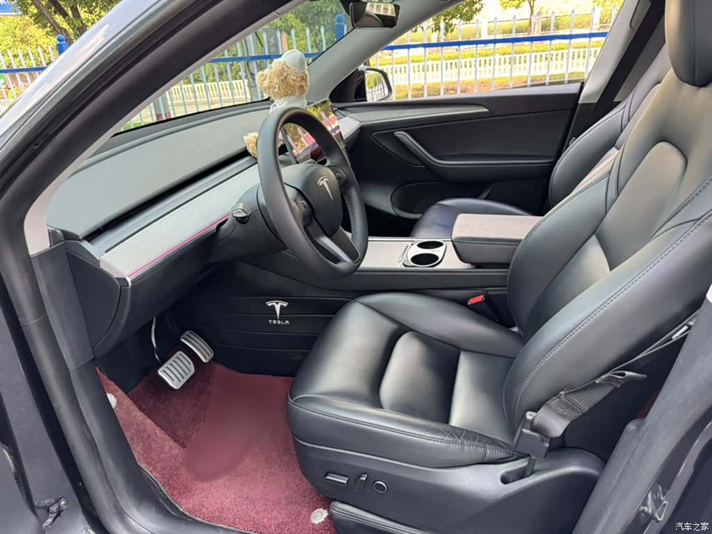 Tesla Model Y, 2024 18
