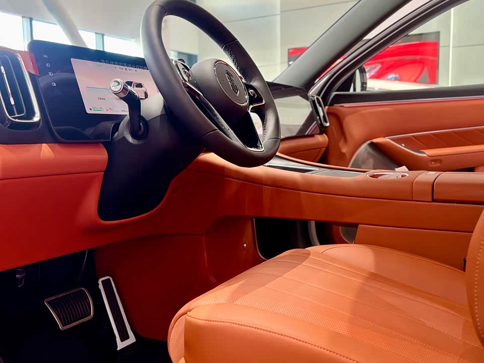 AITO Ask the world M8