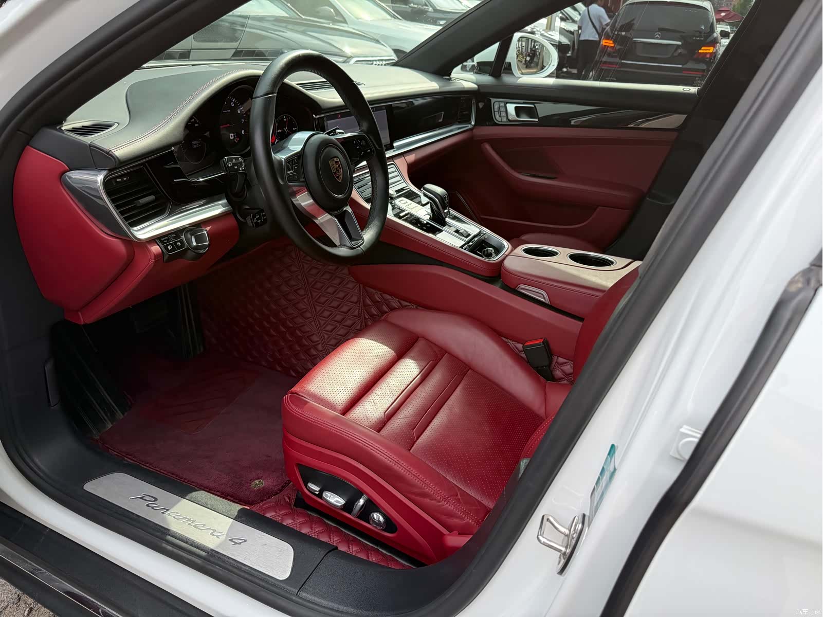 Porsche Panamera, 2019 все фото