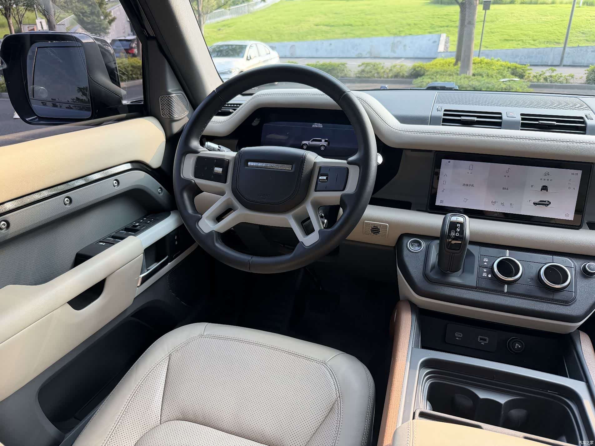 Land Rover Defender, 2021 6