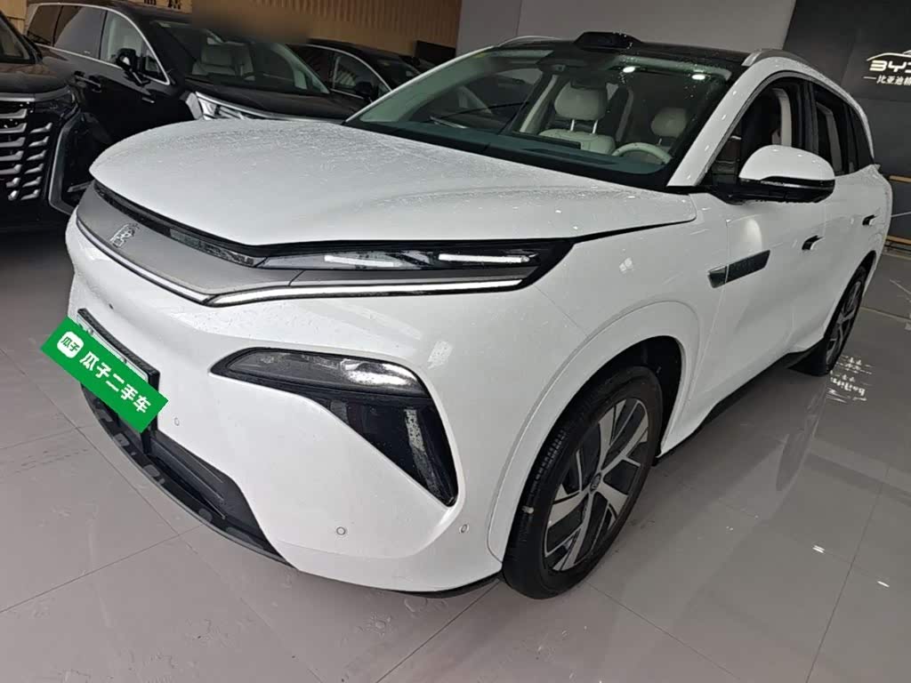 BYD Tang L