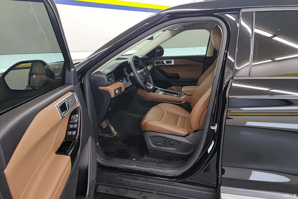 Ford Explorer, 2023 9