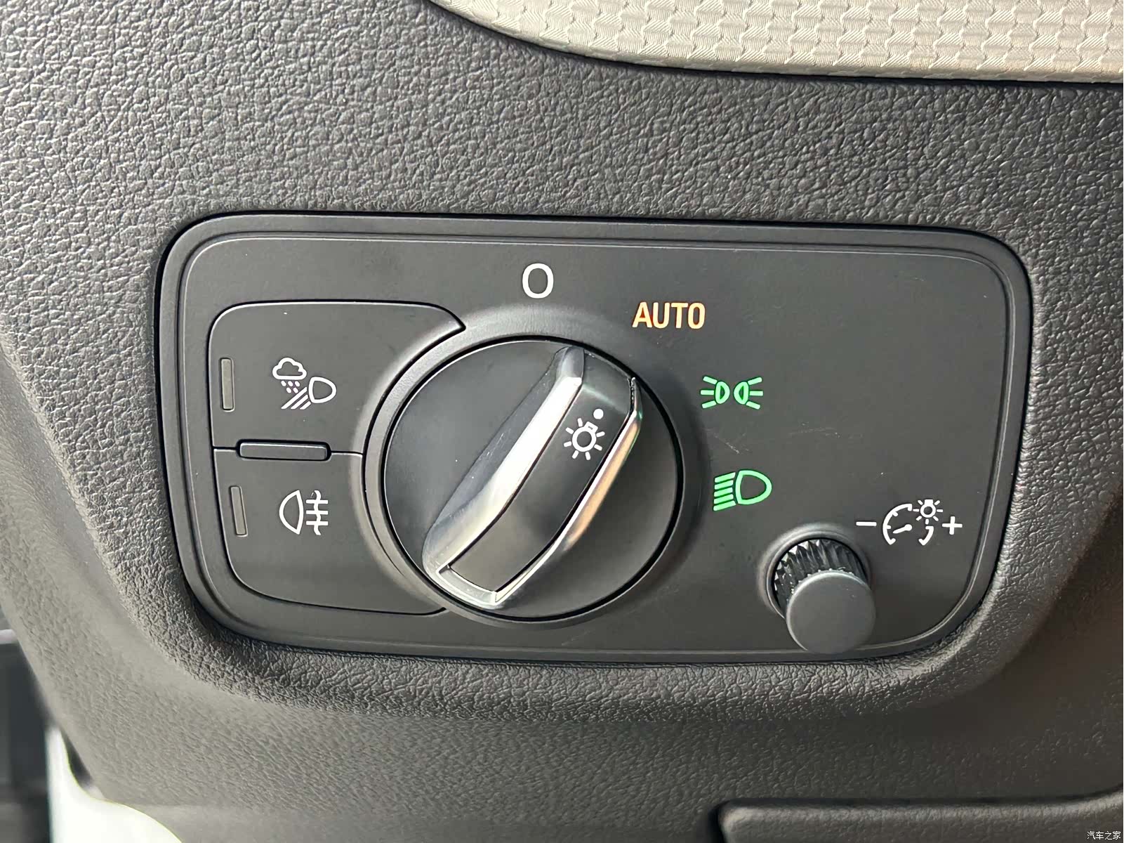 Audi Q2L, 2021 18