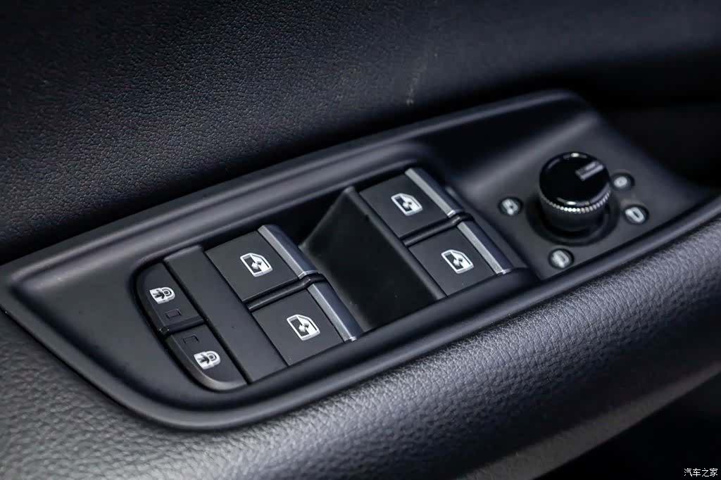 Audi Q8, 2023 12