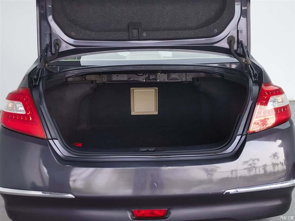 Nissan Teana, 2010 16