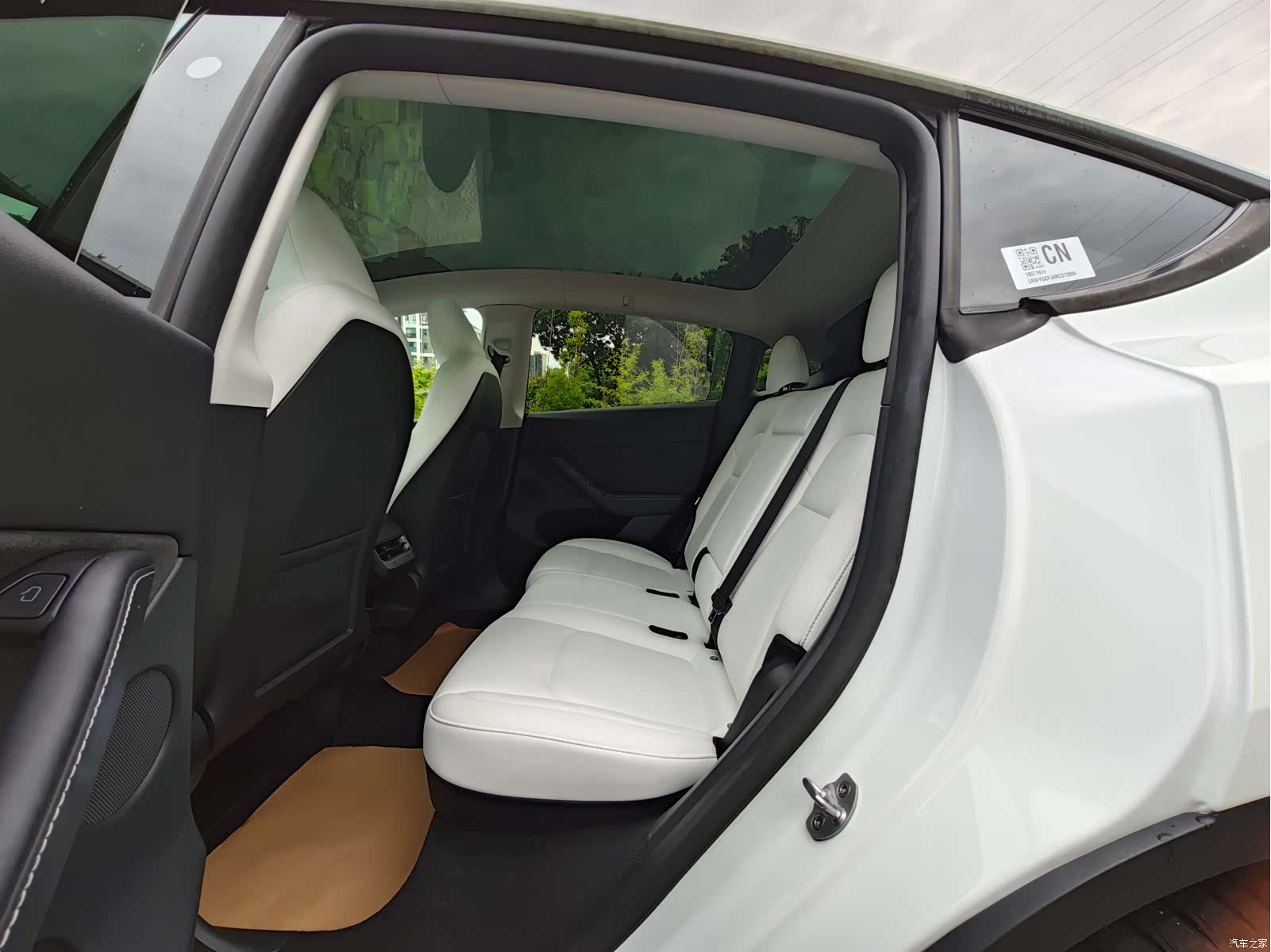 Tesla Model Y, 2024 15