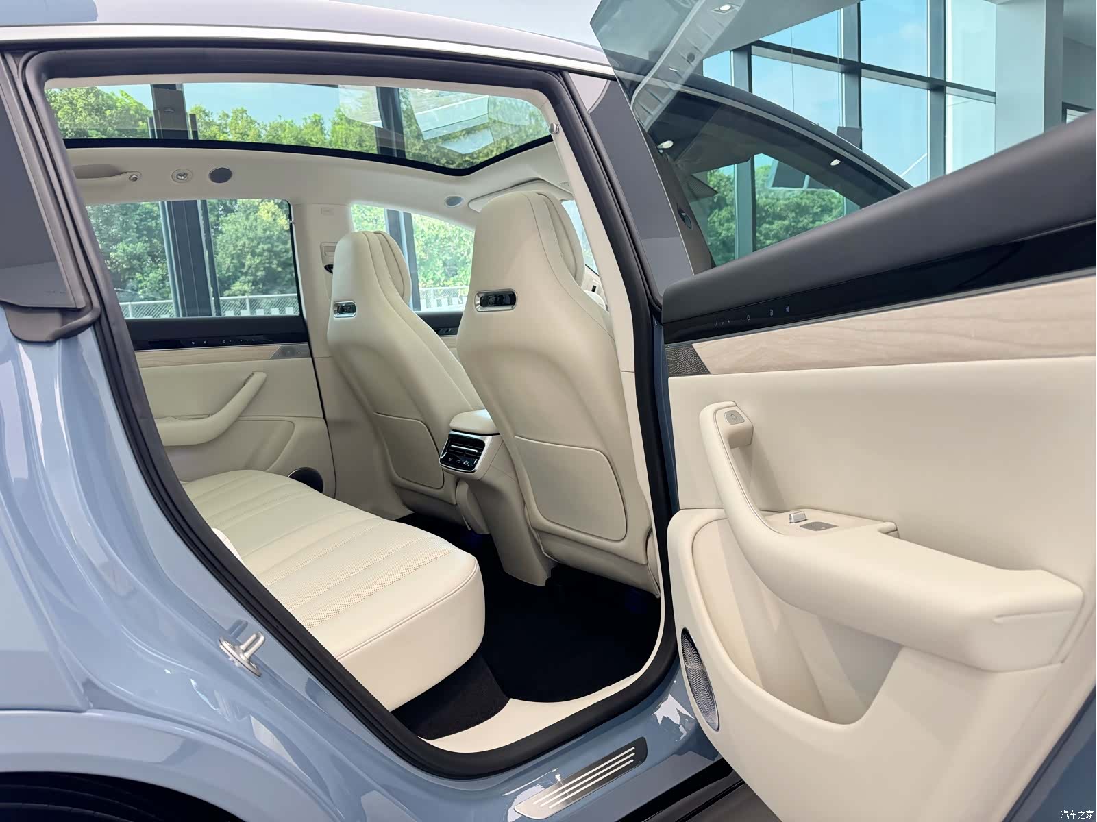 Luxeed R7, 2025 9