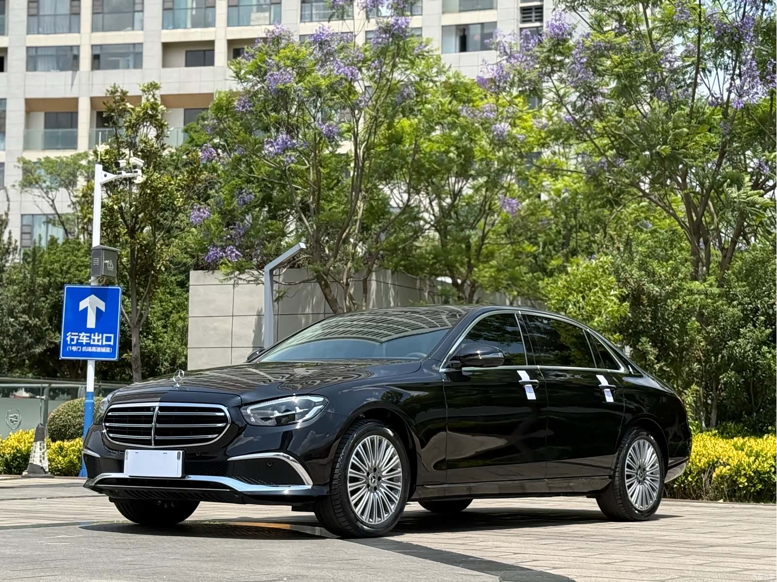 Mercedes-Benz E-Class, 2022 1