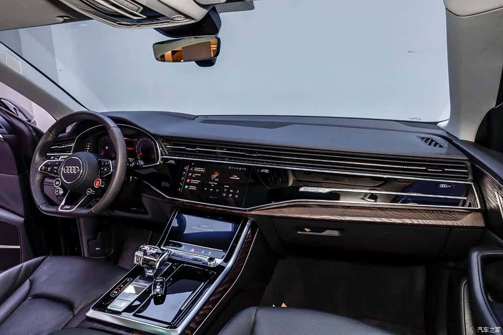 Audi Q8, 2023 36