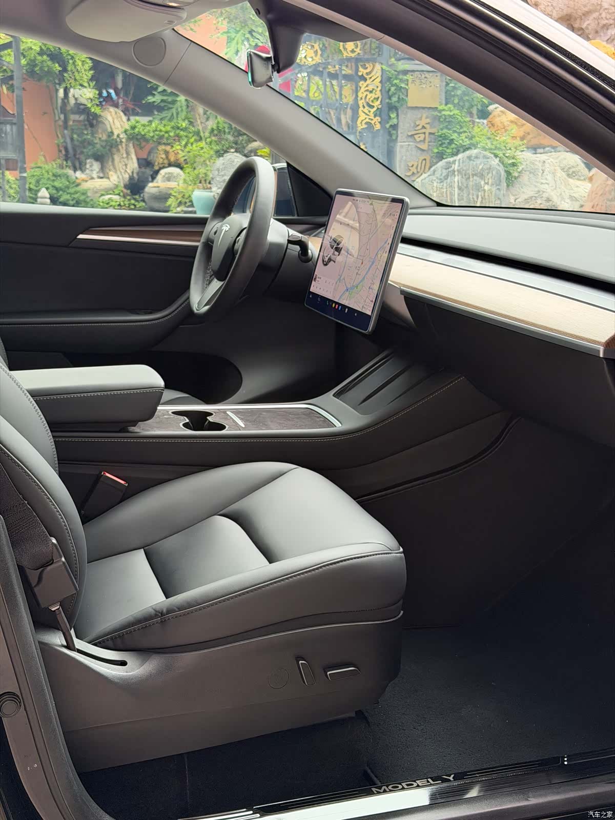 Tesla Model Y, 2022 4