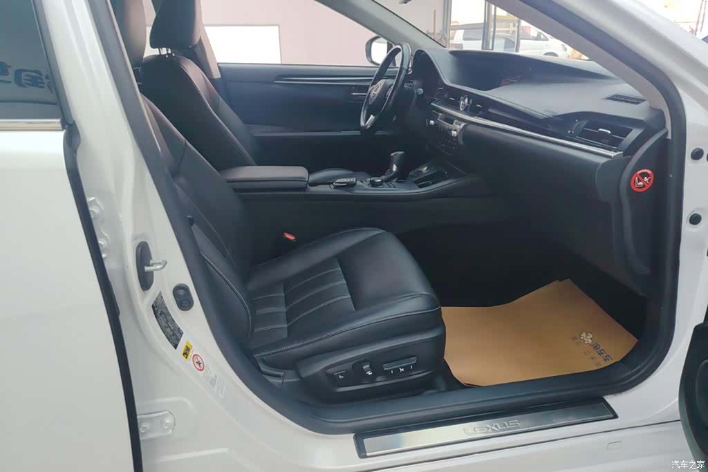 Lexus ES, 2016 8