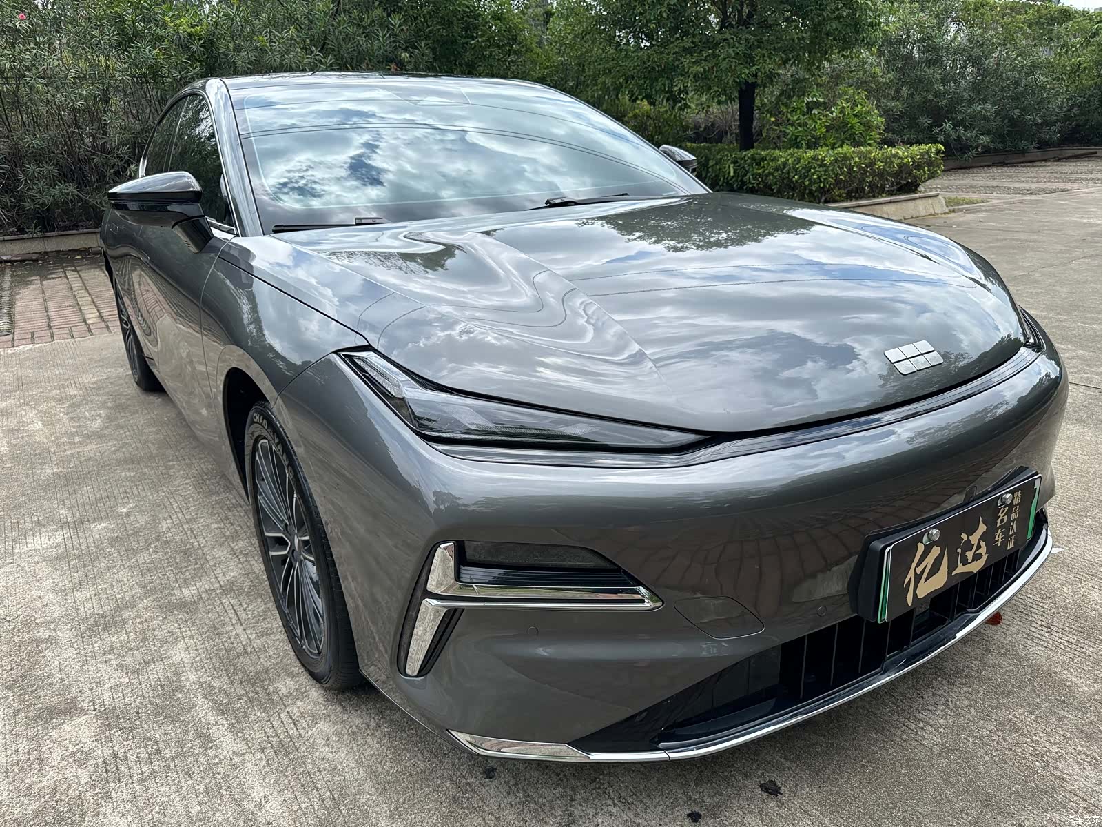 Geely 8, 2025 8