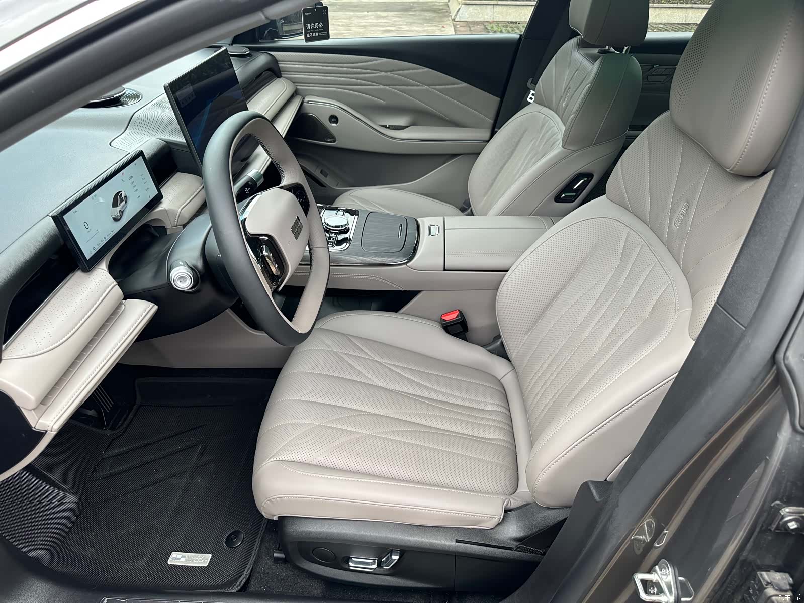 Geely 8, 2025 19