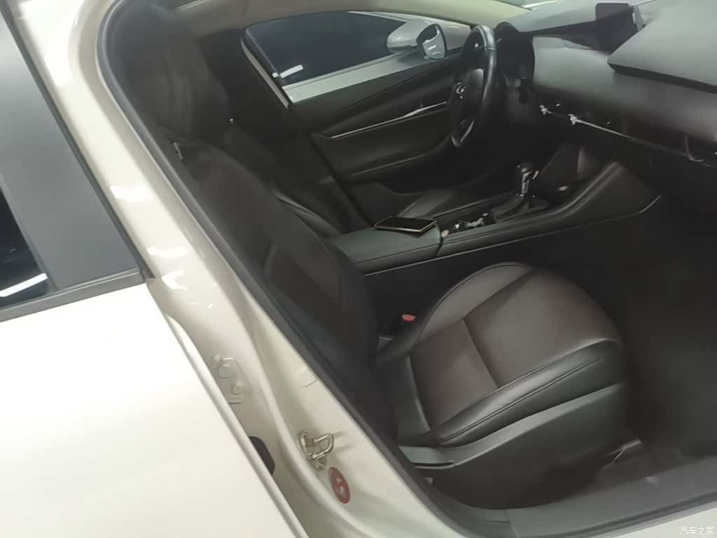 Mazda Mazda3, 2021 25