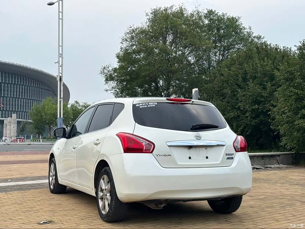 Nissan Tiida, 2012 6