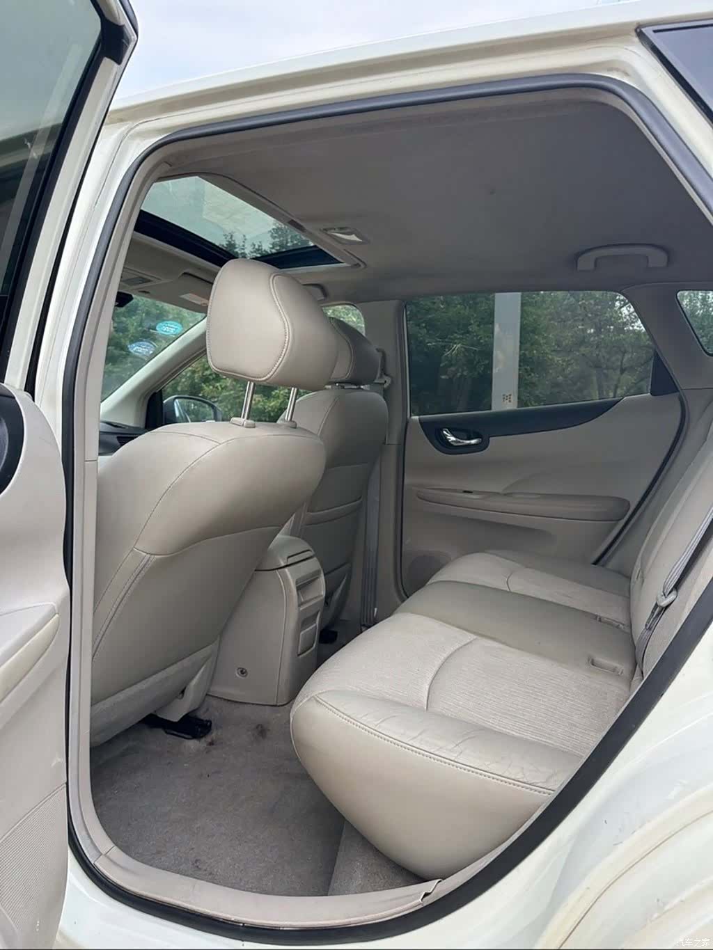 Nissan Tiida, 2012 7