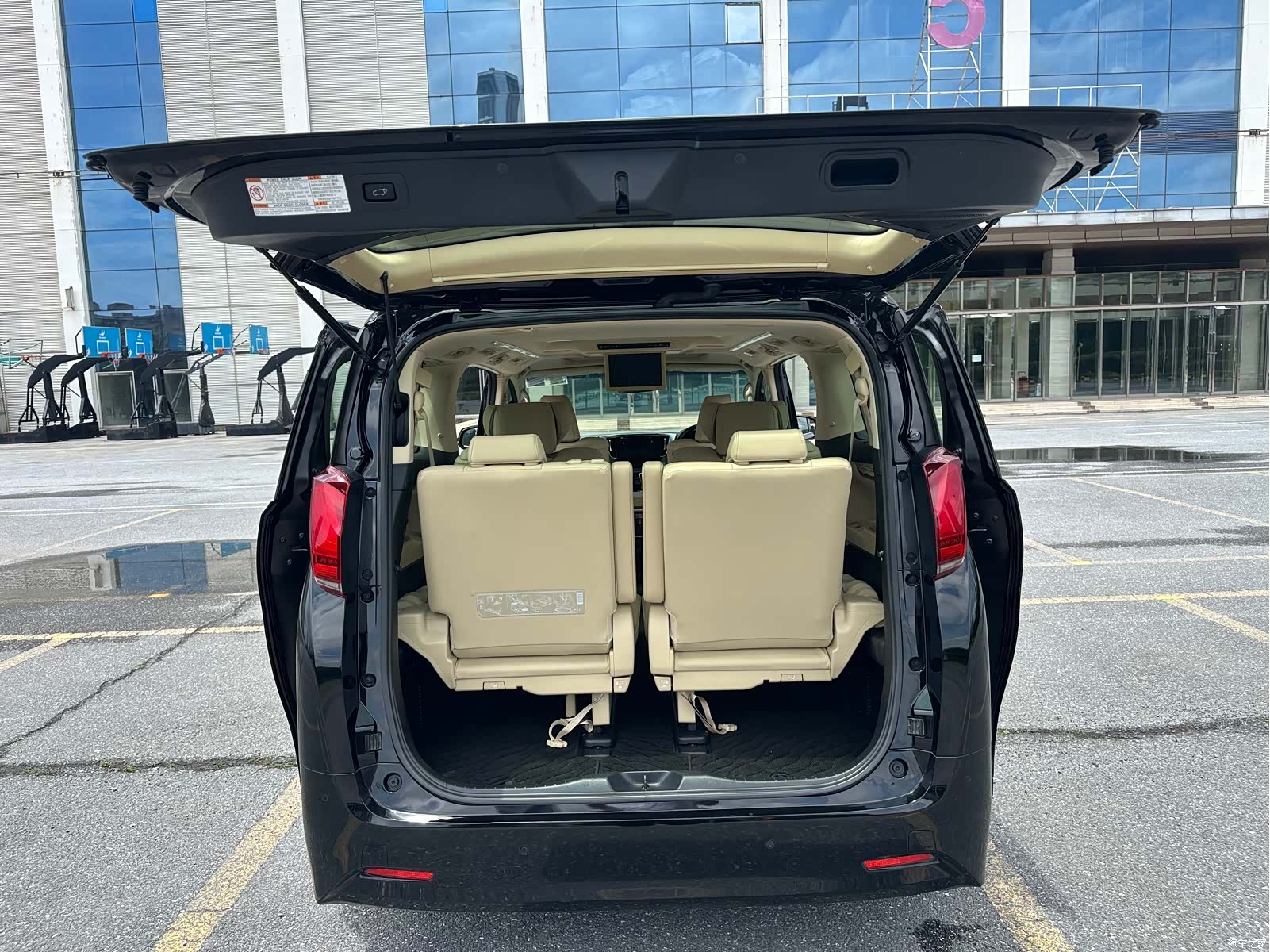 Toyota Alphard, 2019 18