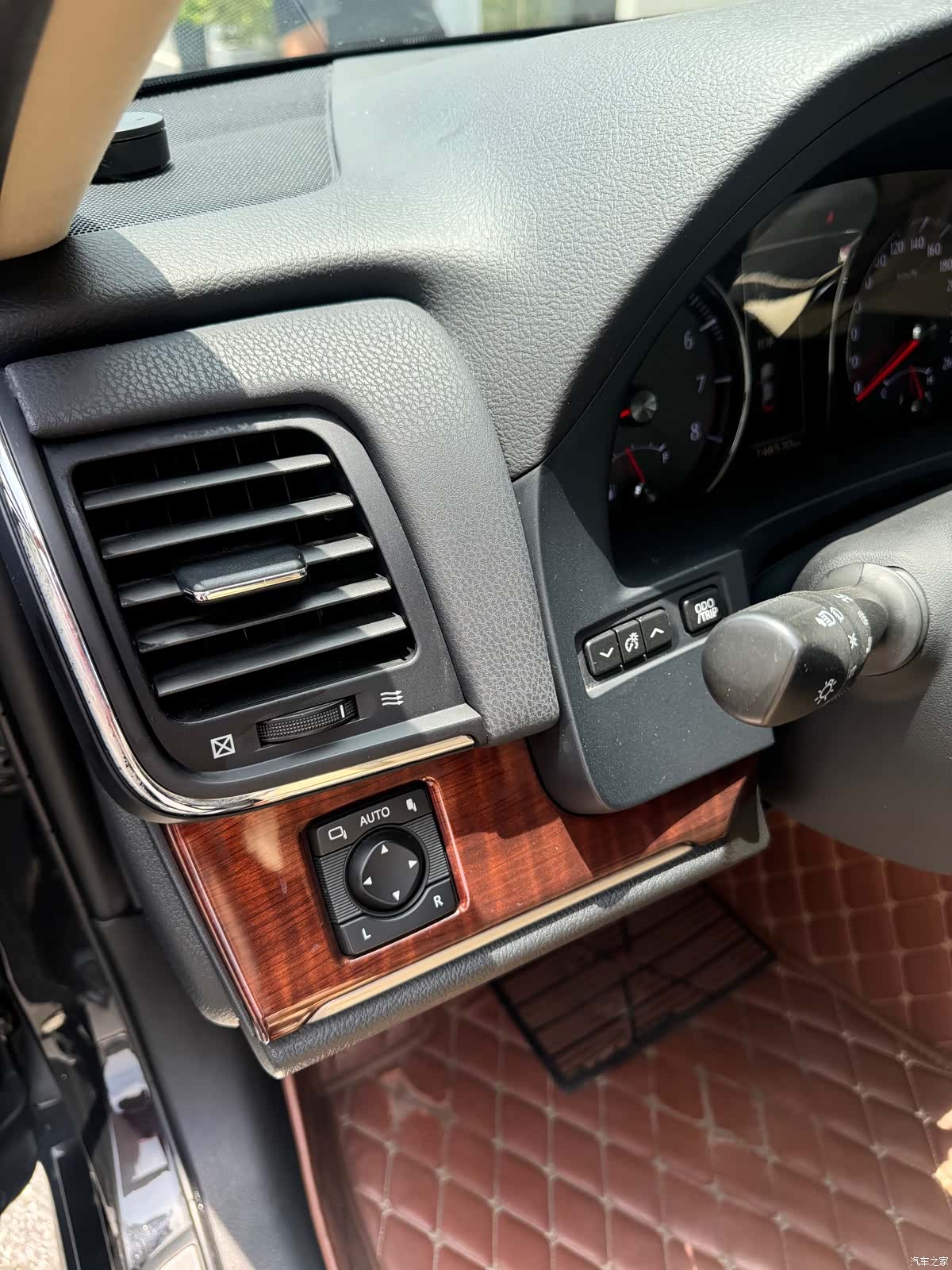 Toyota Crown, 2016 9