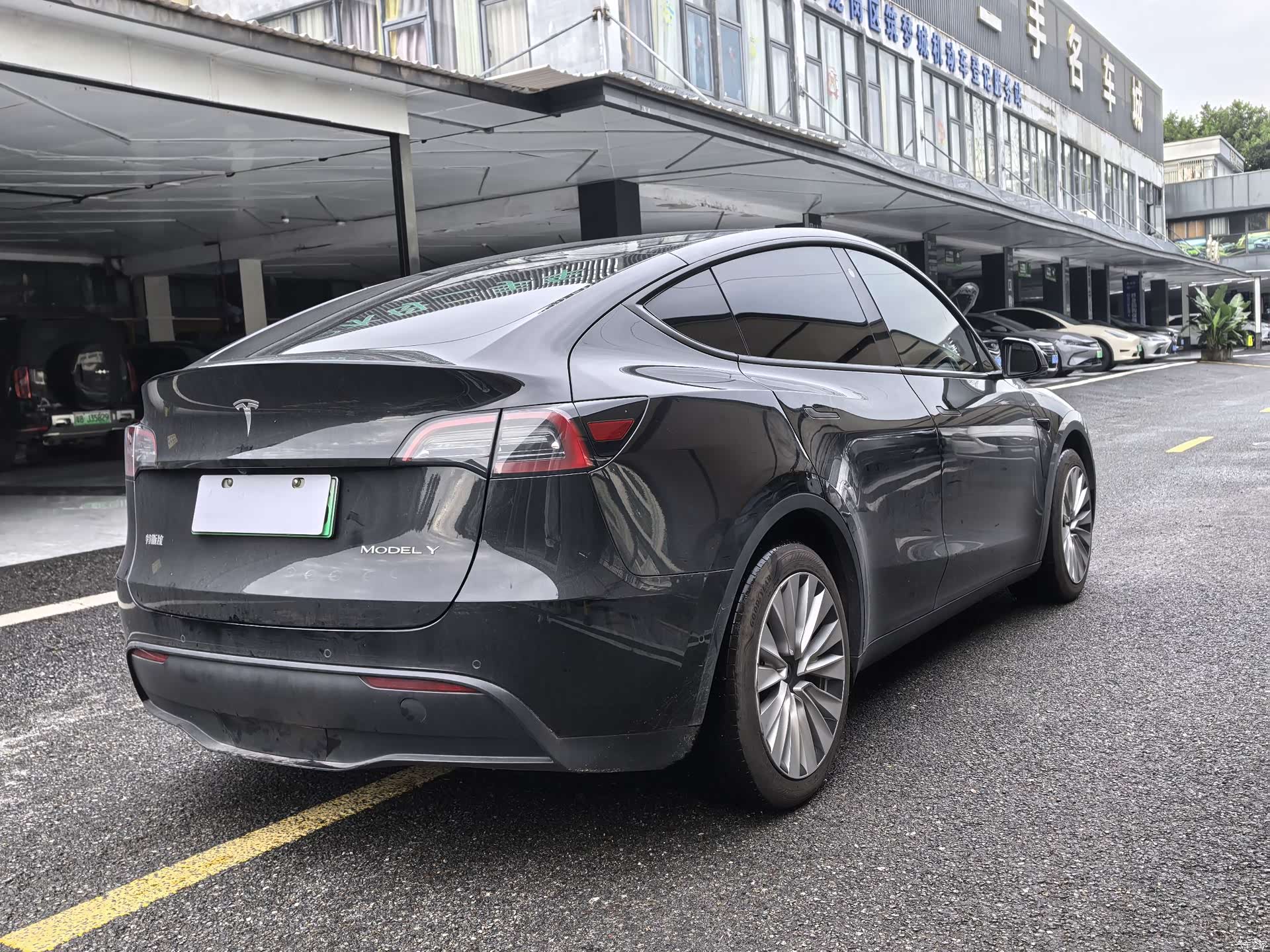 Tesla Model Y, 2023 все фото