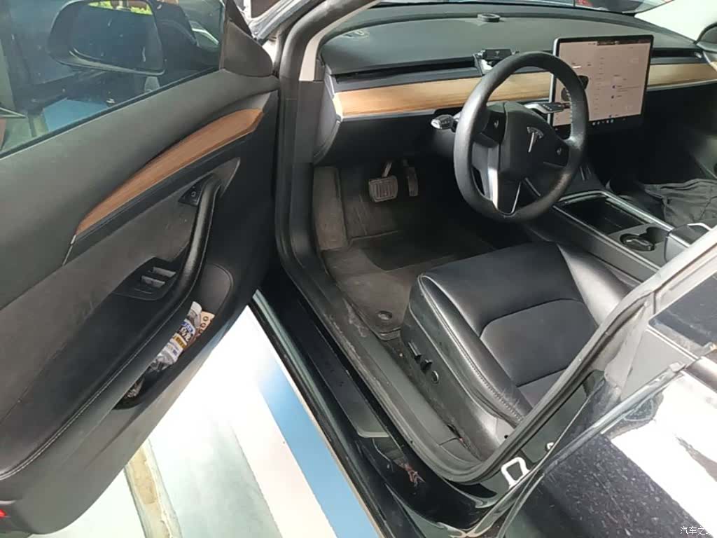 Tesla Model 3, 2023 16