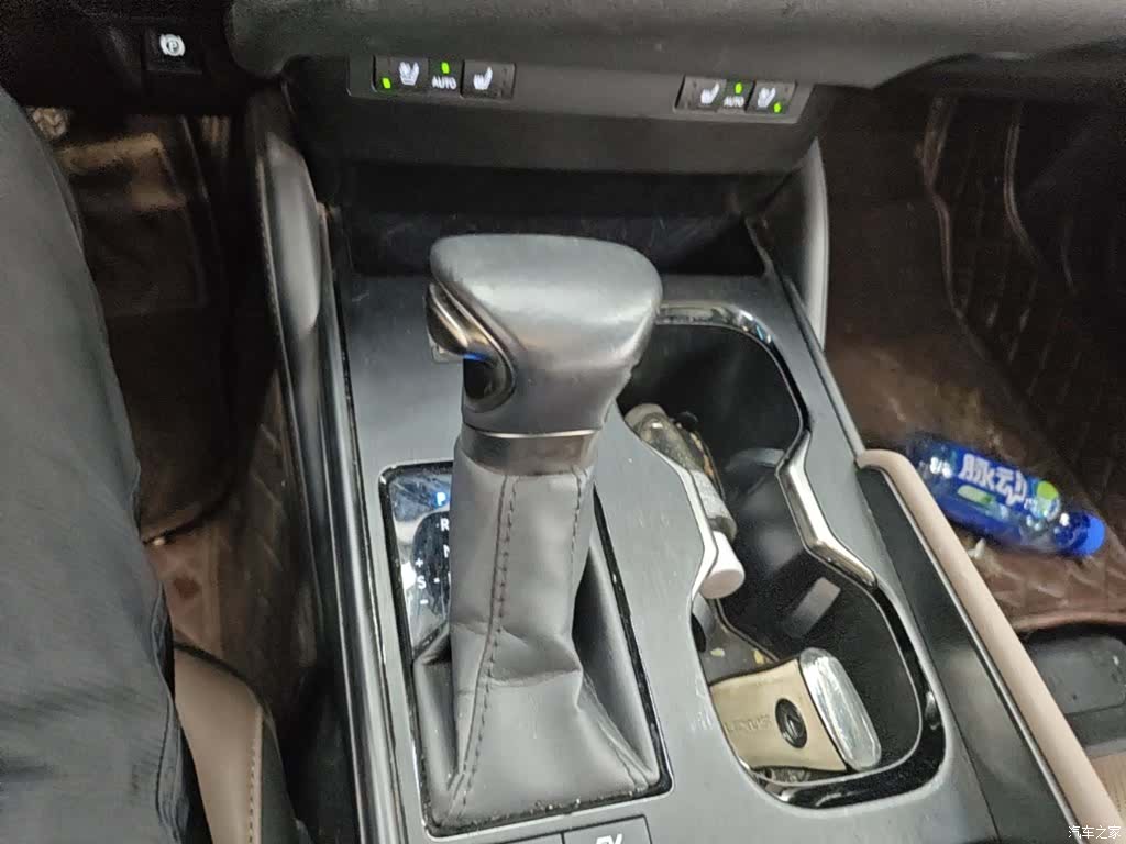 Lexus ES, 2024 14