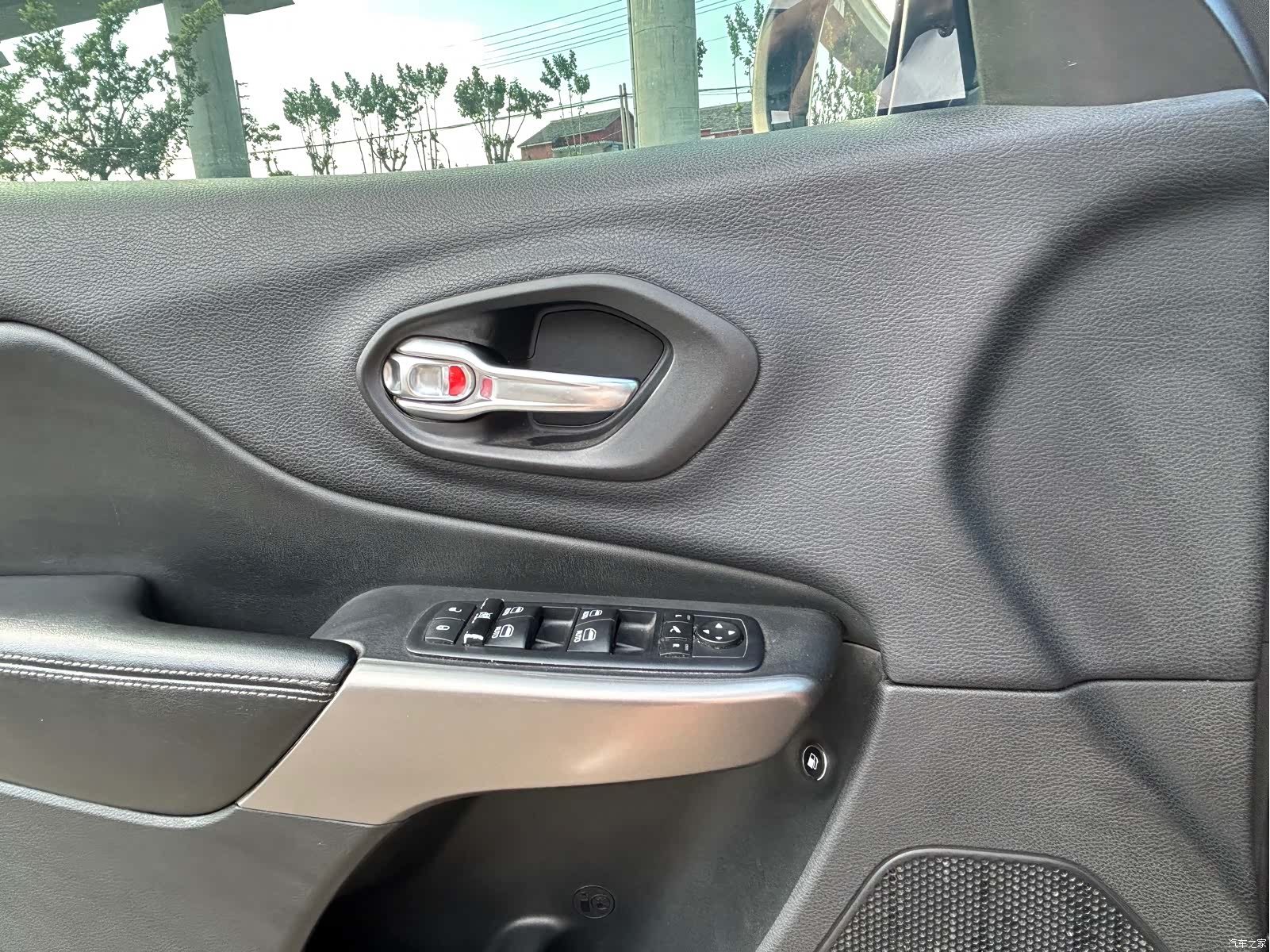 Jeep Cherokee, 2019 12