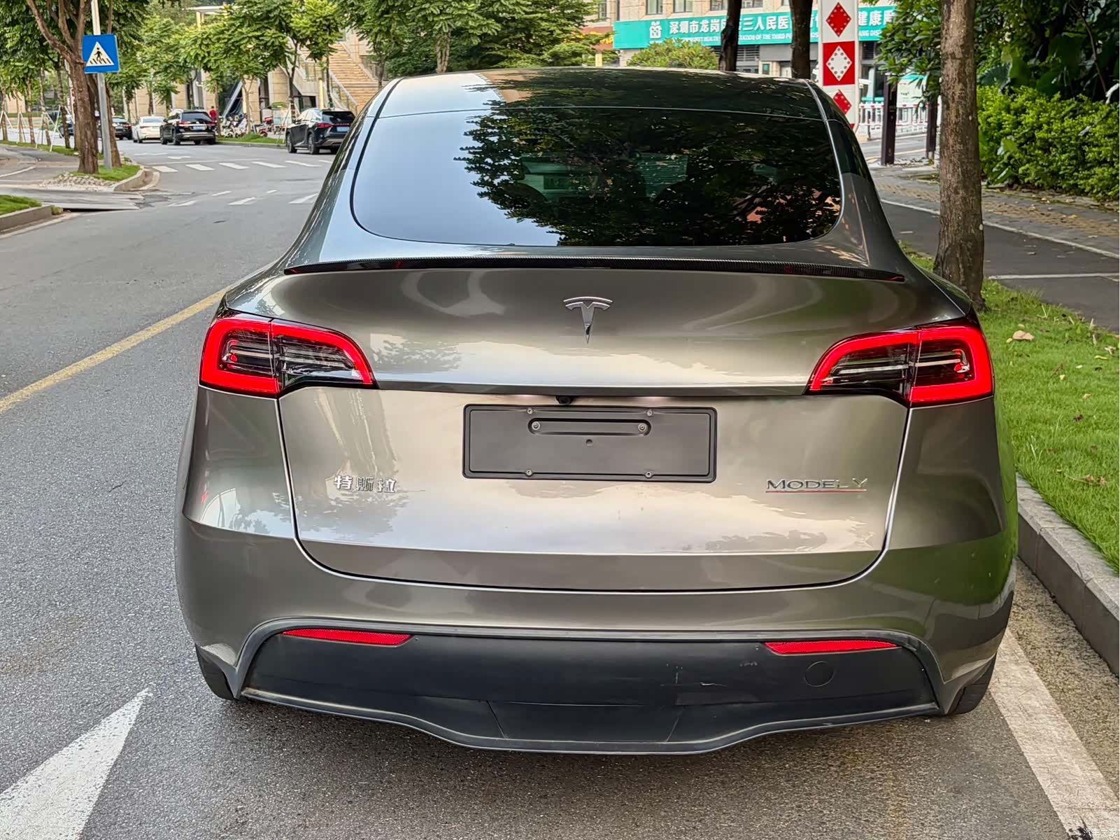Tesla Model Y, 2024 8