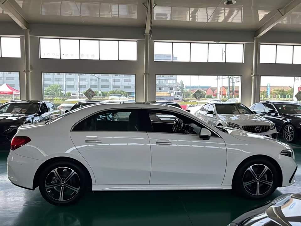 Mercedes-Benz Class A Mercedes-Benz Class A