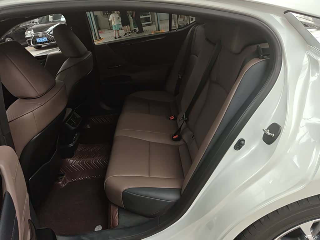Lexus ES, 2024 17