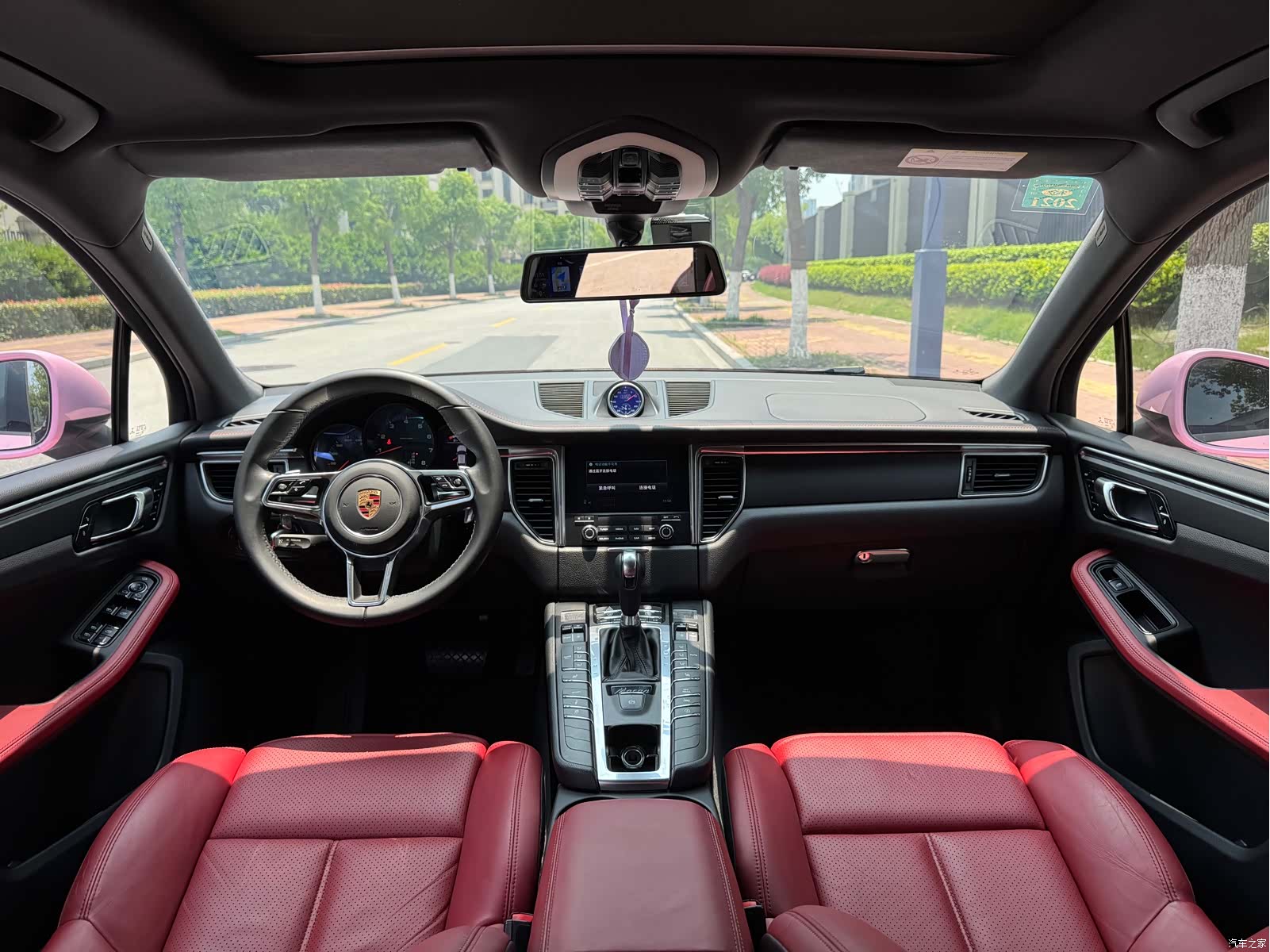 Porsche Macan, 2017 все фото