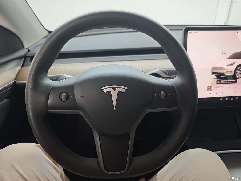 Tesla Model Y, 2023 12