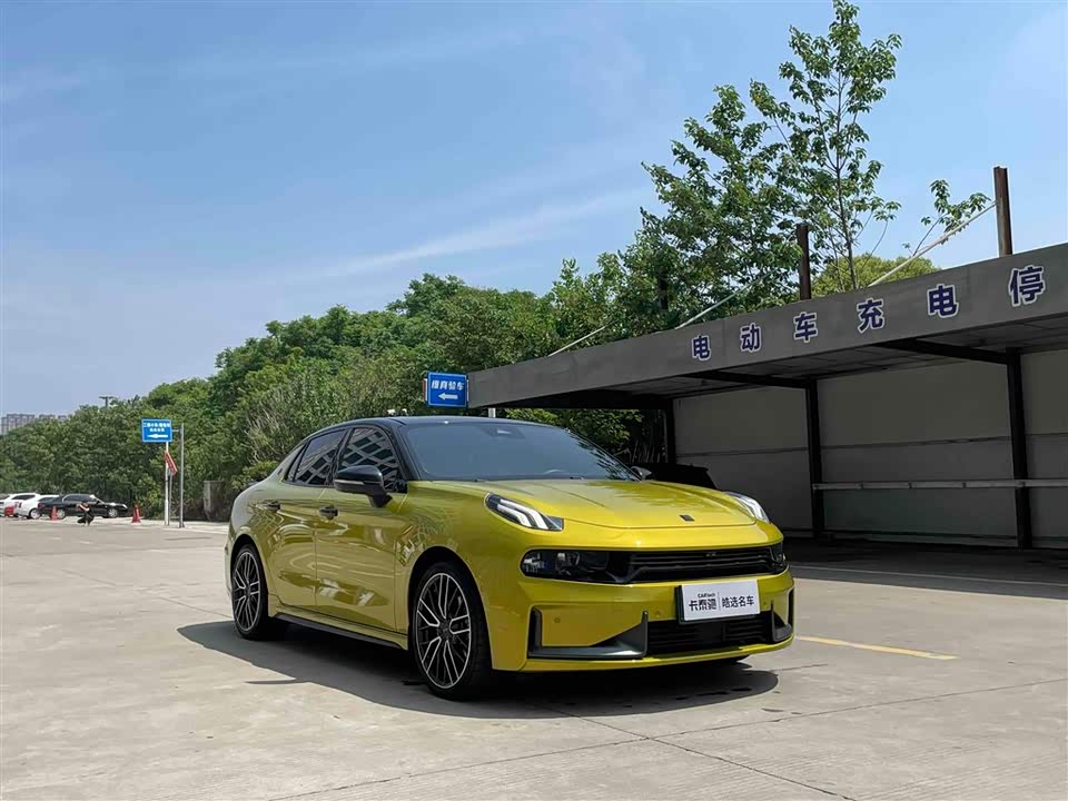 Lynk & Co 03