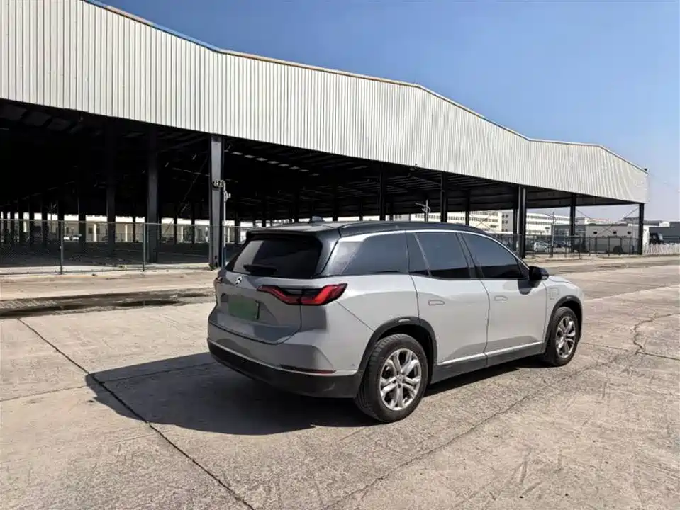 NIO ES8