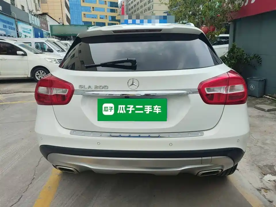Mercedes-Benz GLA Mercedes-Benz GLA