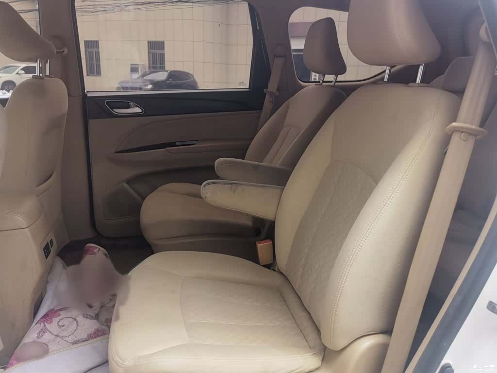 Wuling 730, 2017 15