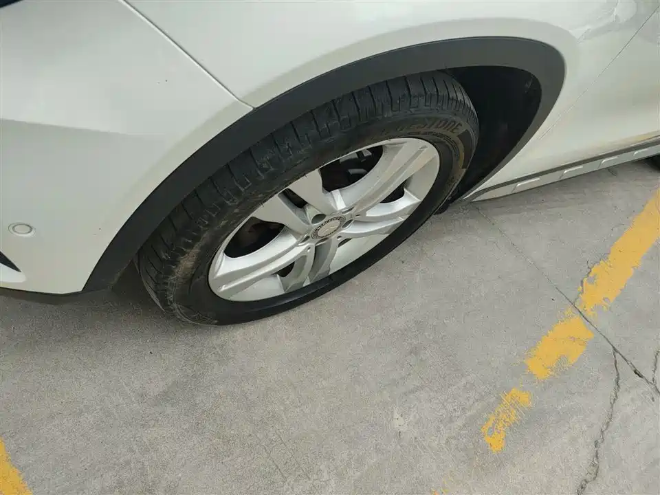 Mercedes-Benz GLA Mercedes-Benz GLA