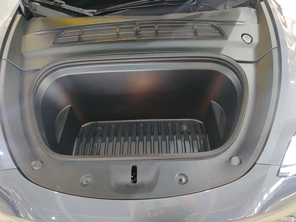 Tesla Model Y, 2023 20
