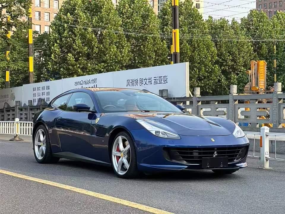 Ferrari GTC4Lusso