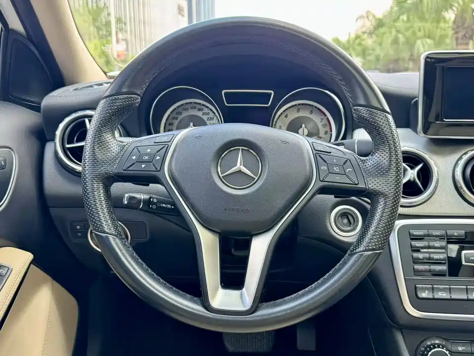 Mercedes-Benz GLA